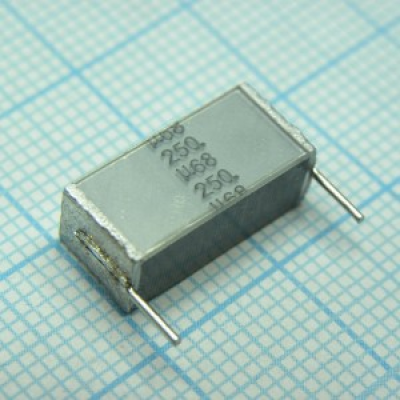 0.68uF 250V 10 % / B32562J3684K