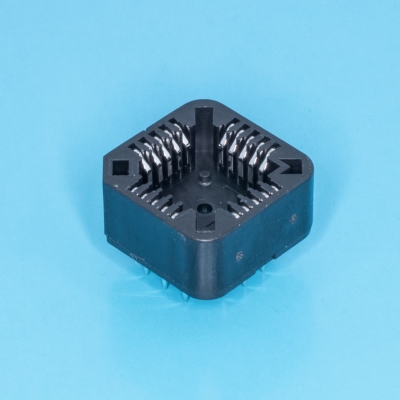 PLCC-20